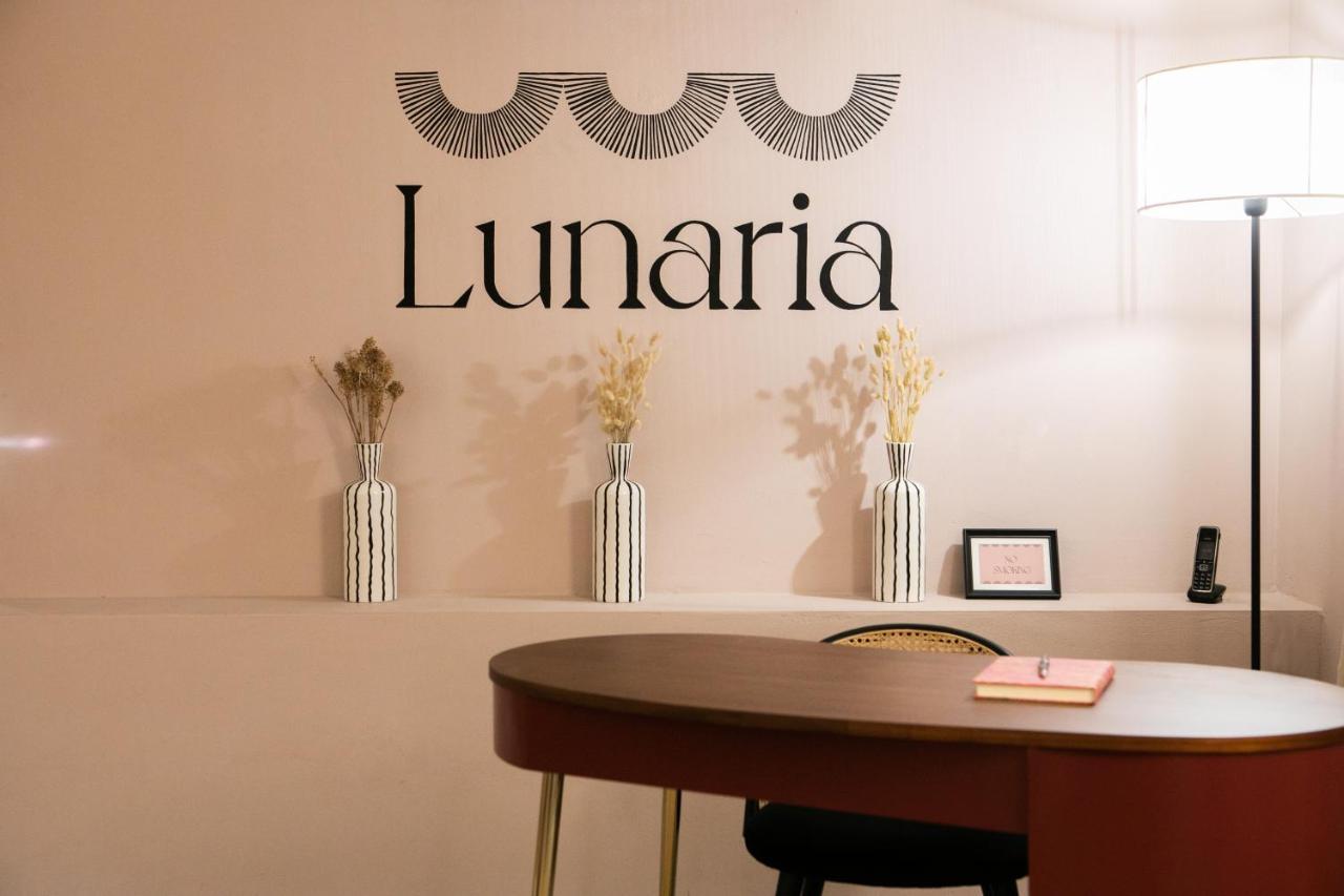 Lunaria Suites - Fyodor Dostoyevsky'S House Флоренция Екстериор снимка