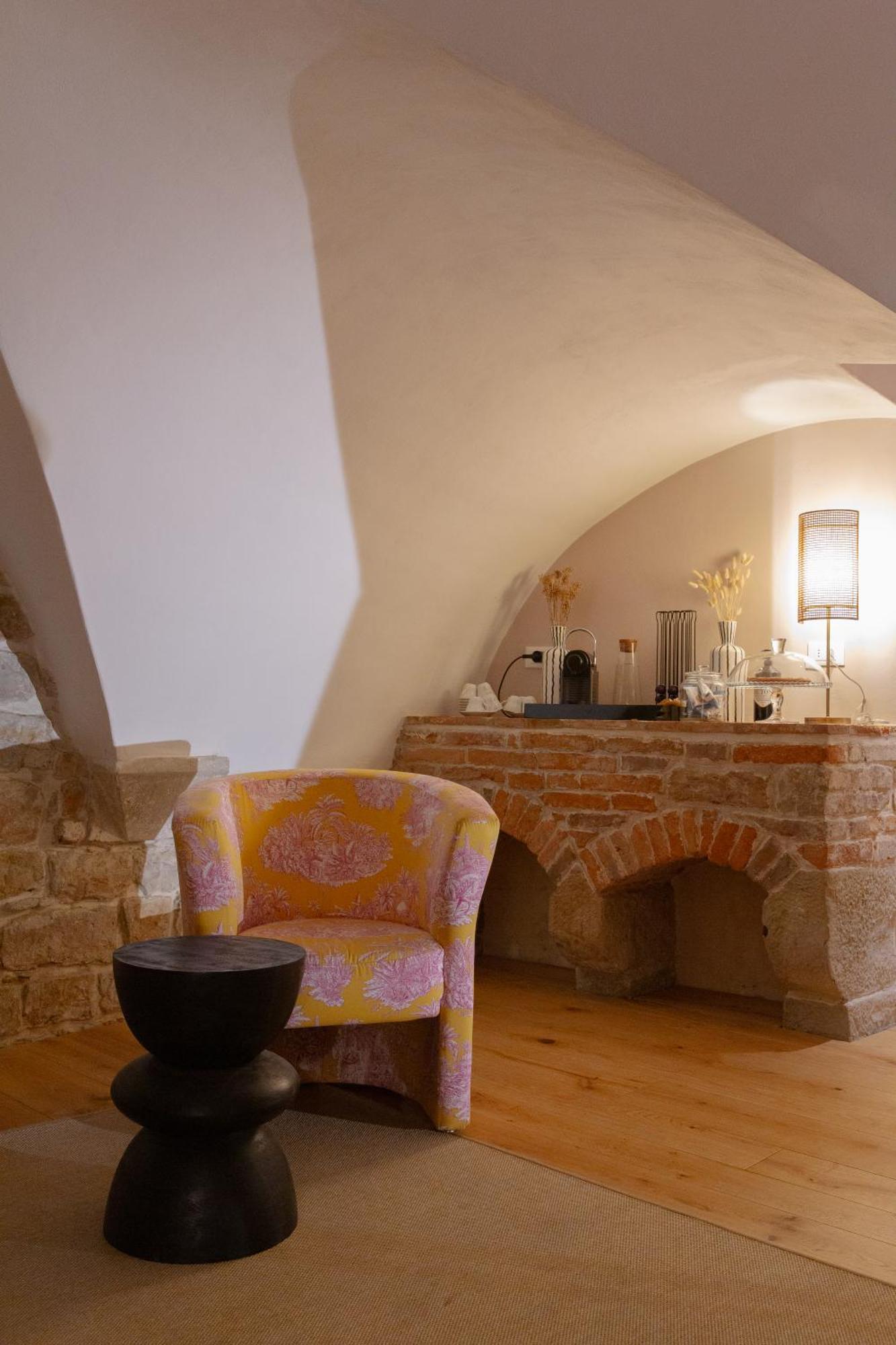 Lunaria Suites - Fyodor Dostoyevsky'S House Флоренция Екстериор снимка